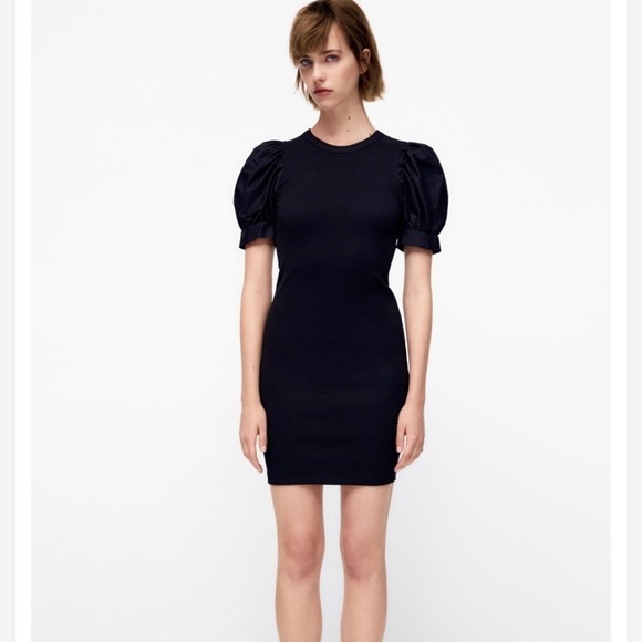 VOLUMINOUS SLEEVE DRESS - Picture 1 of 7